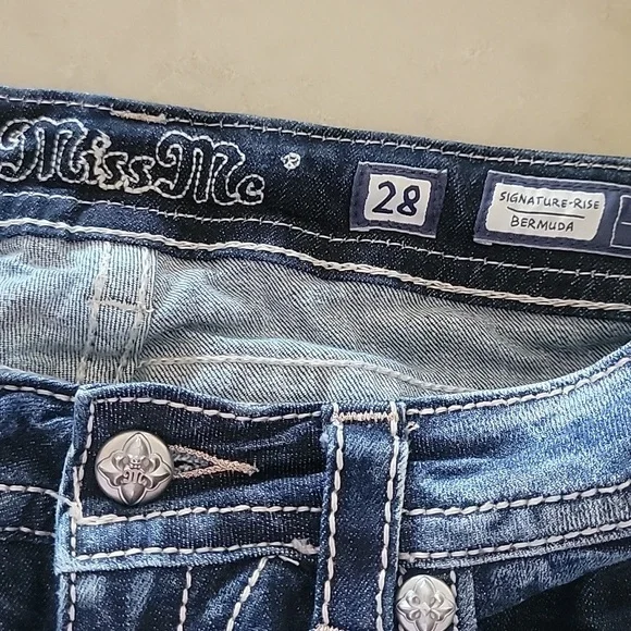 Miss Me Signature Rise Bermuda Blue Denim Shorts Size 28 Jean - Picture 5 of 6